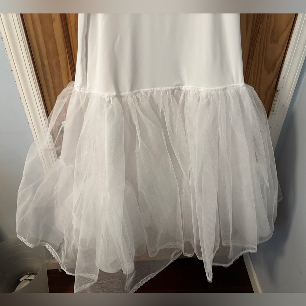 David’s Bridal - Elegant White Tulle Skirt - Size S - Picture 8 of 10
